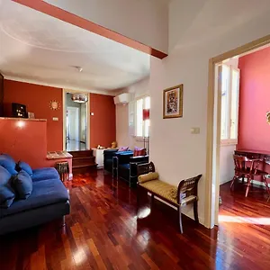 House Of Chariot - In The Heart Of Apartment