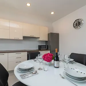 https://apartman-matea-trogir.splithotels.org
