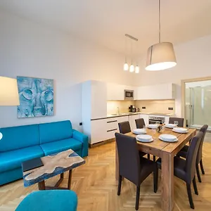 https://old-town-jungmannova-apartments.praguehotelsweb.com
