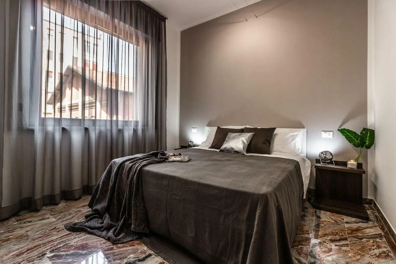 Ugo Bassi Apartments Bolonya İtalya
